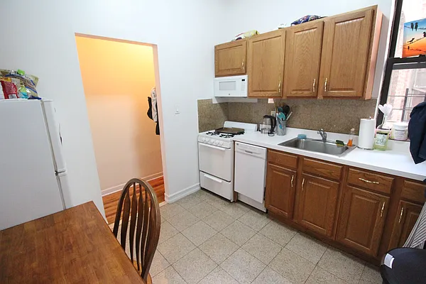 Rented by Luxor Homes & Investment Realty | media 33