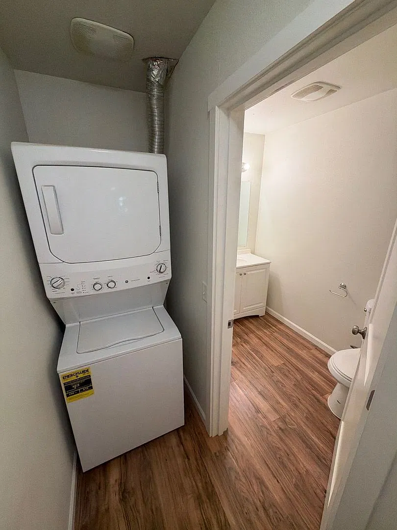 2 bed, 1.0 bath, 900 sqft, $1,295 — Photo 4
