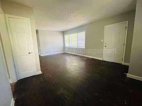 2nd image of 3210 Delowe Dr
