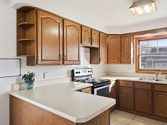 5th image of 615 6th St