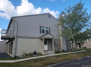 13997 Watersway Dr, Gibraltar, MI 48173