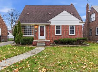 2655 Willow St, Dearborn, MI 48124