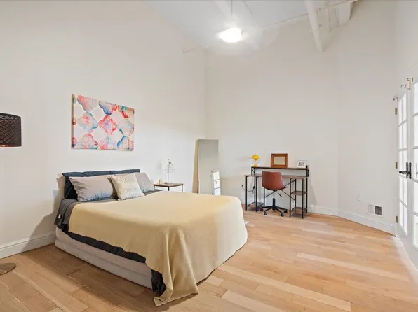 300 Communipaw Avenue image 19 of 36