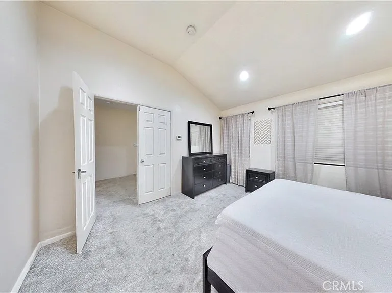 332 W Summerfield Cir — Photo 6