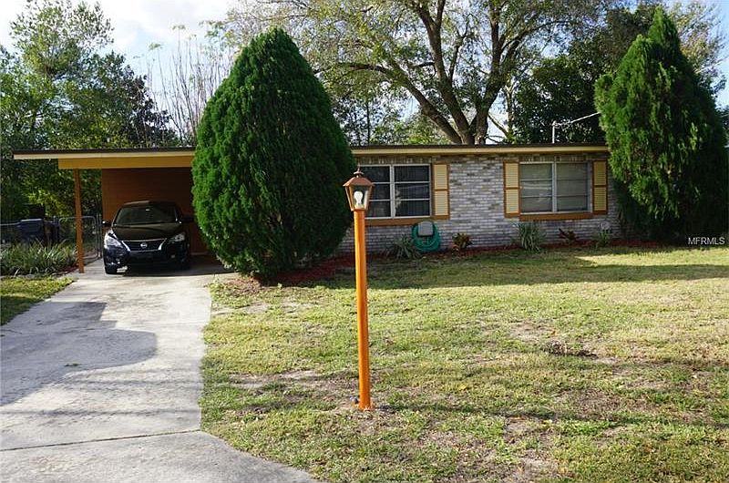1st image of 8 Lamplight Ln
