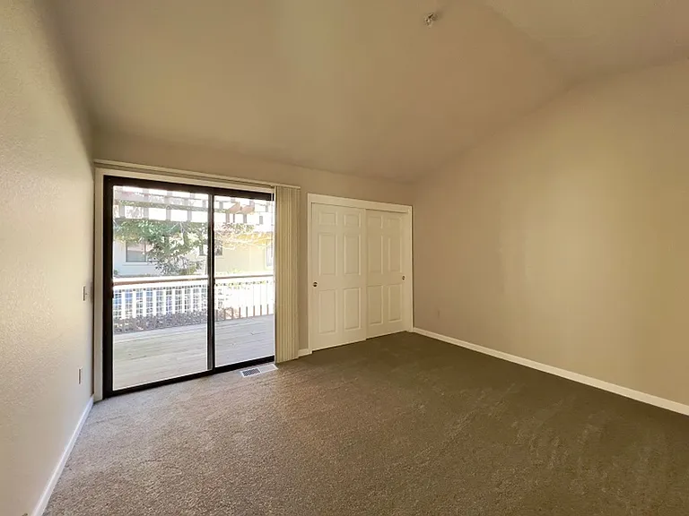 64 Fountain Grove Cir — Photo 20
