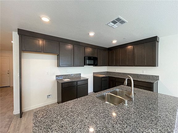 3rd image of 135 Long Trail Ln