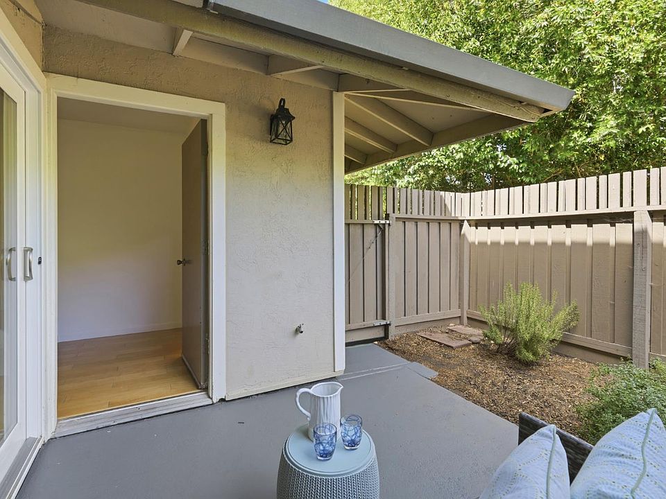 1st image of 245 Roundtree Way