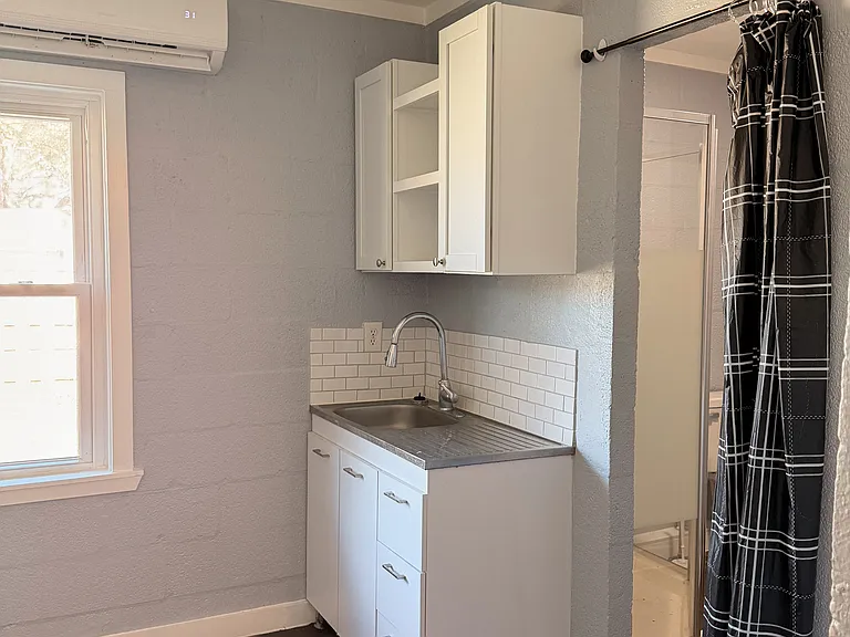 Alvin Apartments — Photo 48