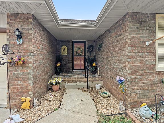 4th image of 409 N Kyle Avenue