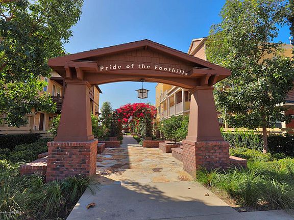 2nd image of 407 S Glendora Ave