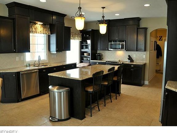 3rd image of 4377 Fox Meadow Dr