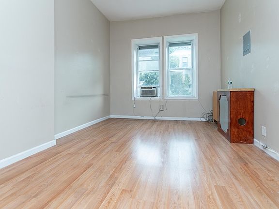 3rd image of 653 Park Pl #2F