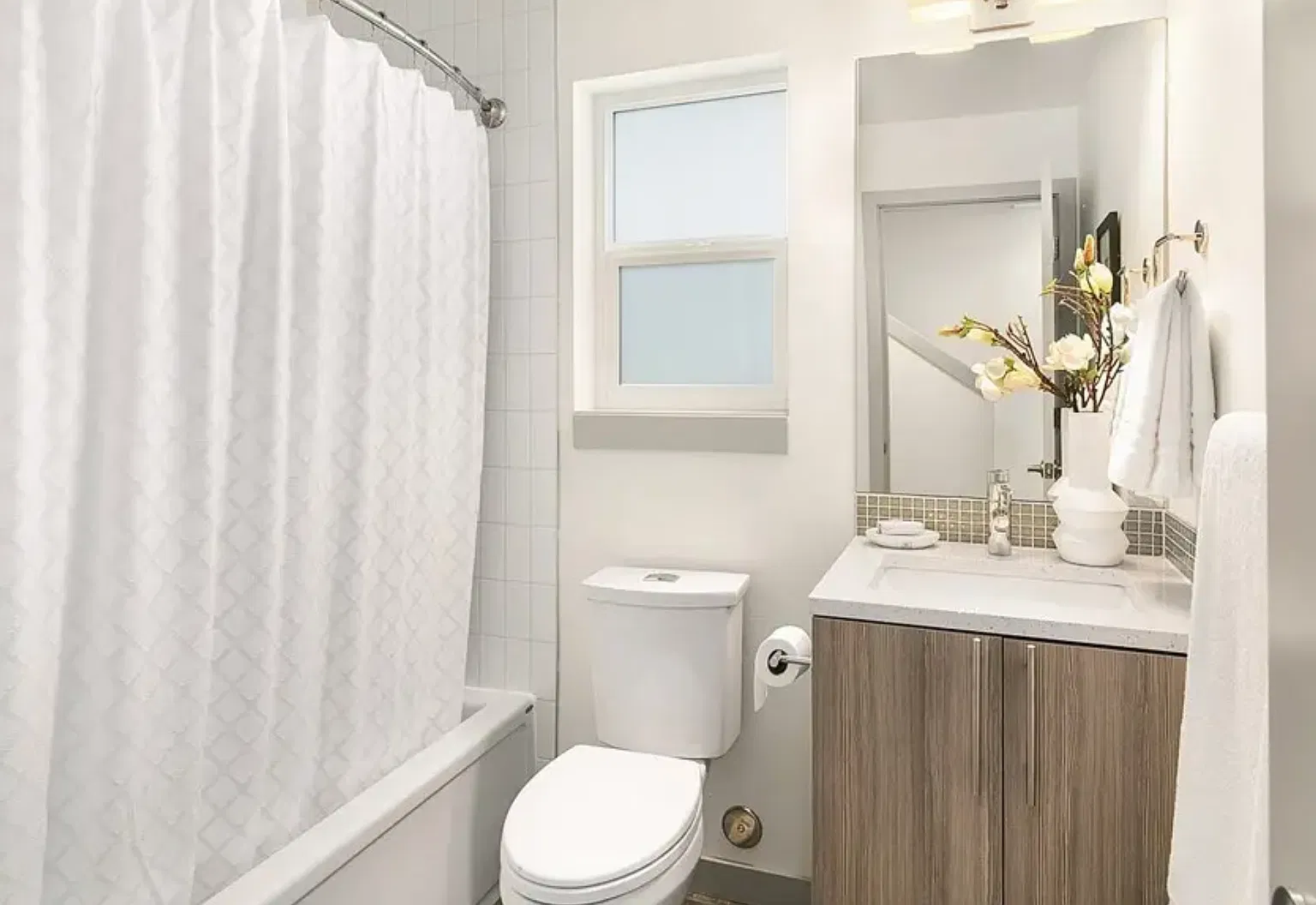 3 bed, 1430 sqft, $3,500 — Photo 4