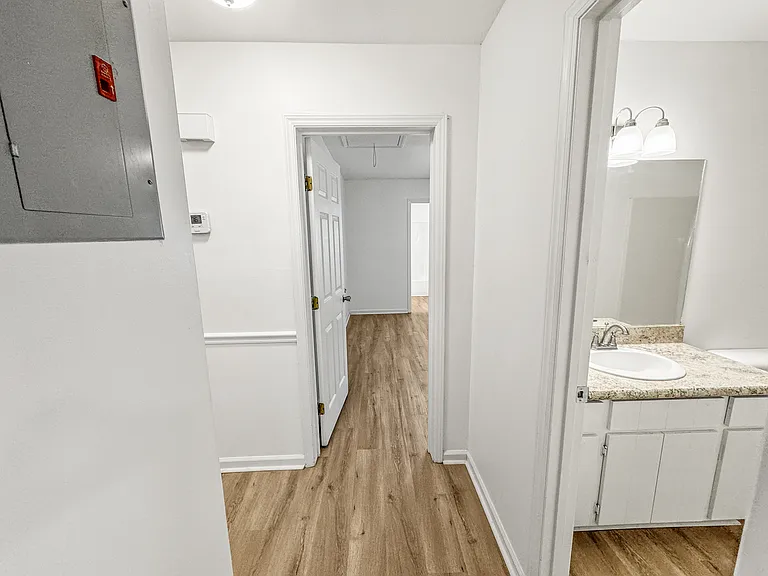 105 Browning Ln — Photo 13