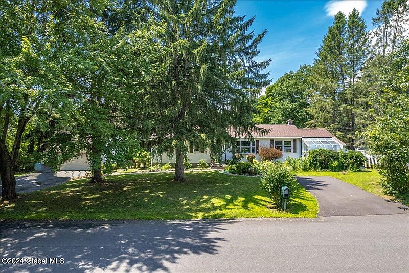 5th image of 11 Maple View Avenue