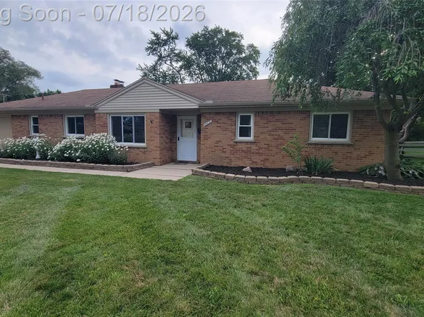 45437 Hecker Dr, Utica, MI 48317