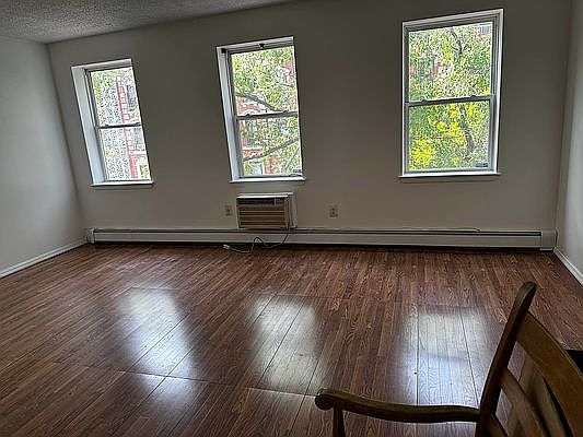 1st image of 1 E 117th St Floor 2R