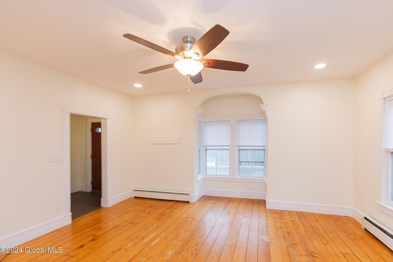 5th image of 10 Colvin Avenue