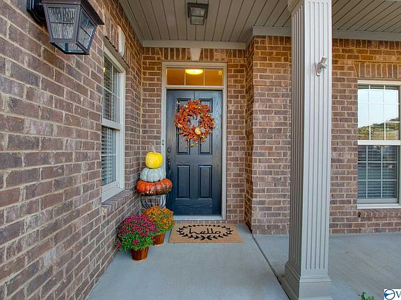 4th image of 5014 Valley Cove Dr