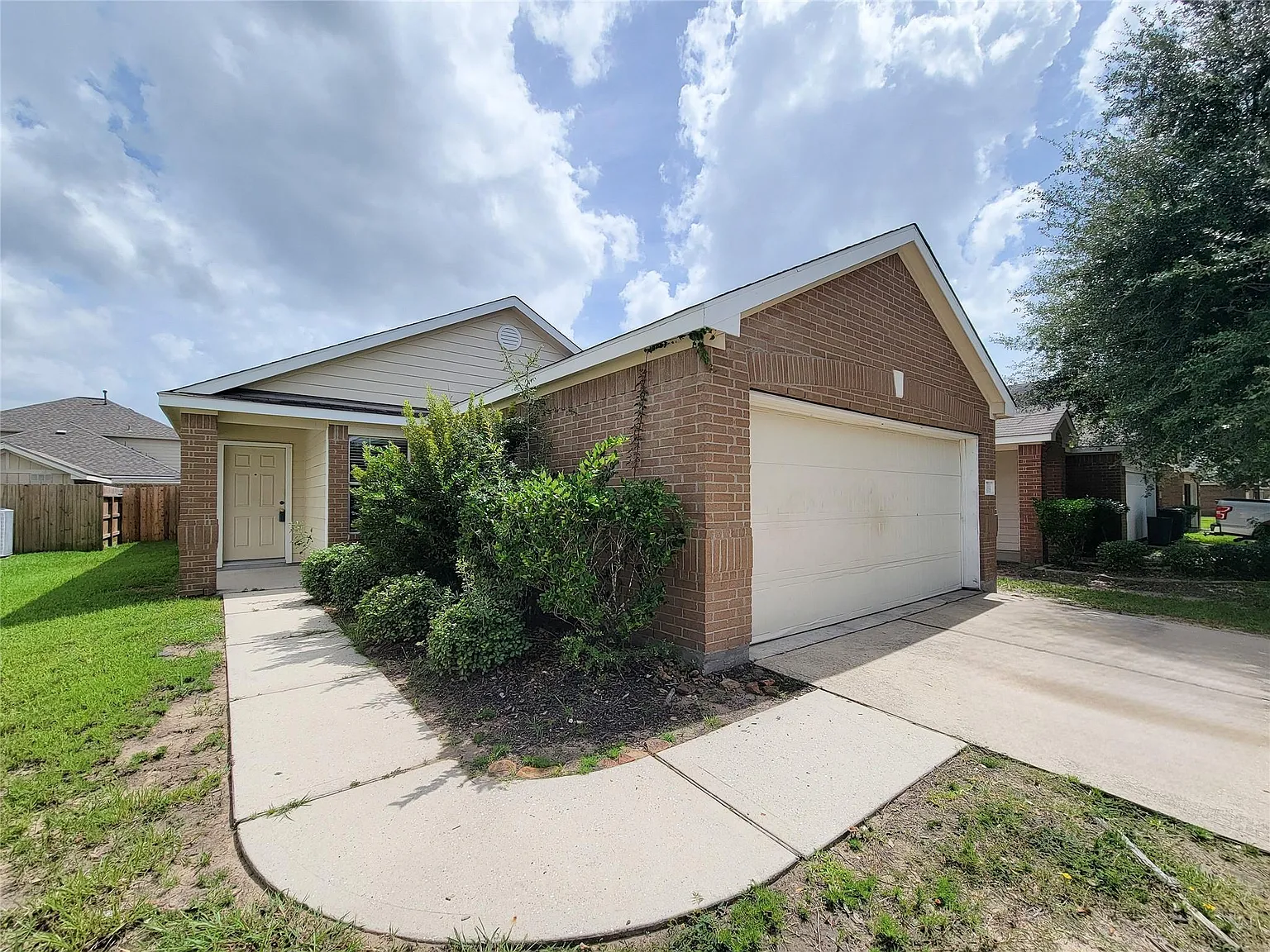 3 bed, 2.0 bath, 1400 sqft, $1,795 — Photo 2