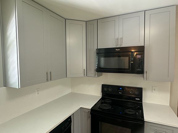 4th image of 1540 Mercer Way