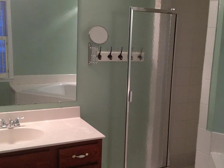 MB-1 Bathroom unfurnished left side