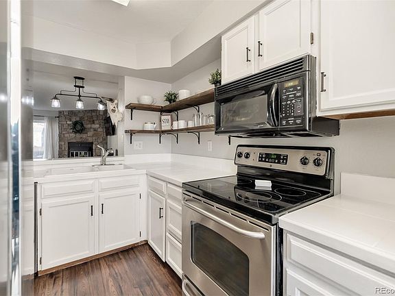 4th image of 10722 Foxwood Ct