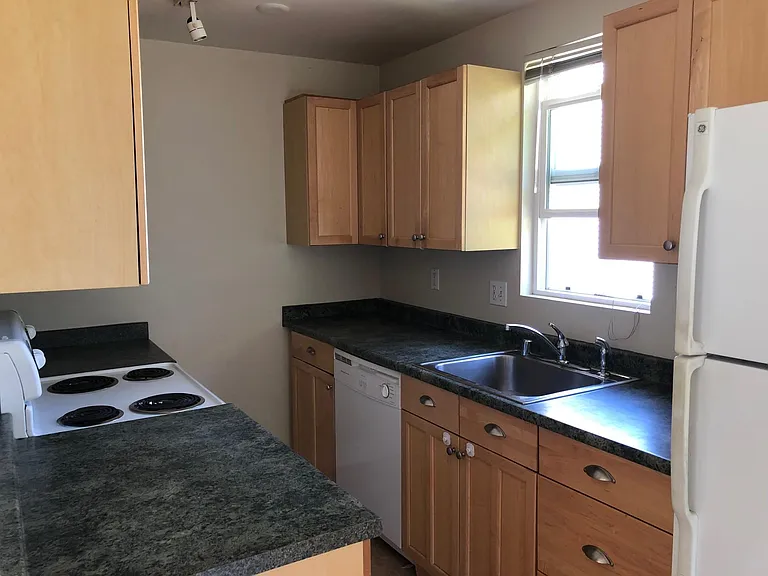 3107 E Madison St #B — Photo 7