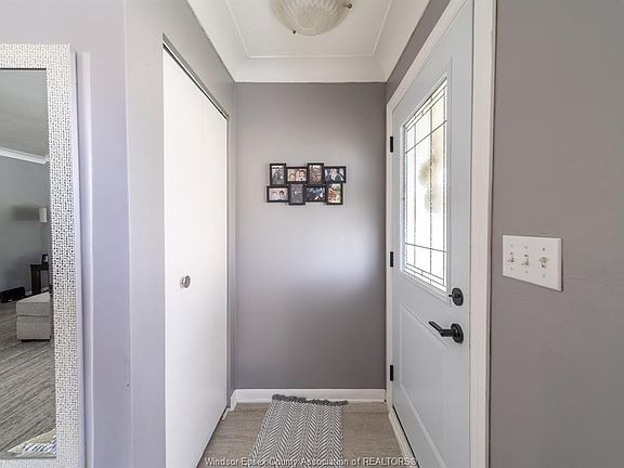 5th image of 826 Smeeton Dr #824