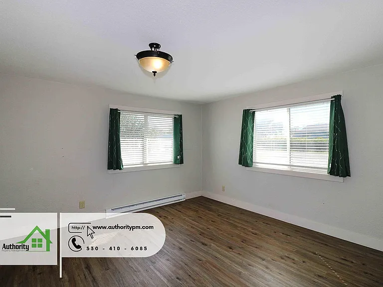 3457 Charles St — Photo 13