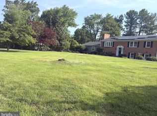 301 Ingleside Dr, Fredericksburg, VA 22405