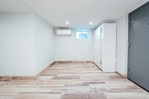 Rented by Nooklyn NYC LLC | media 68