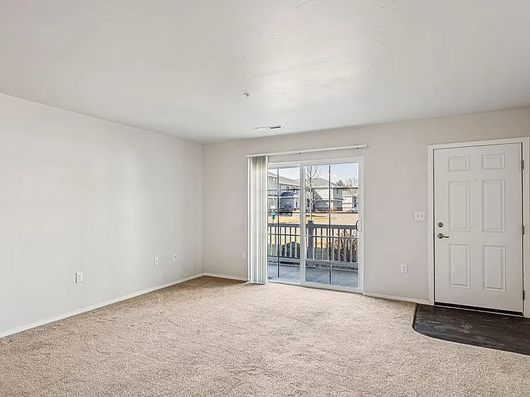 FOSTER PLACE — Photo 4