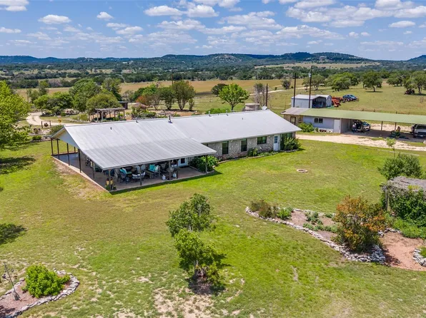 369B Sakewitz, Comfort, TX 78013