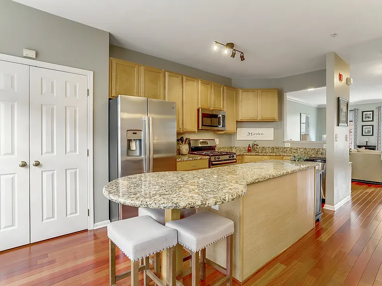 141 Martin Ln — Photo 12