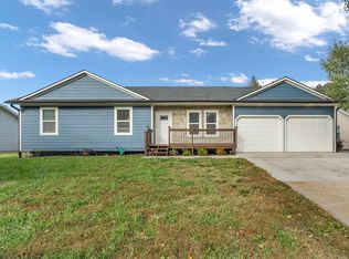 8739 Eagles Landing Dr, Manhattan, KS 66502