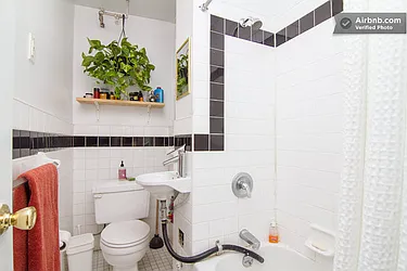 Rented by R New York