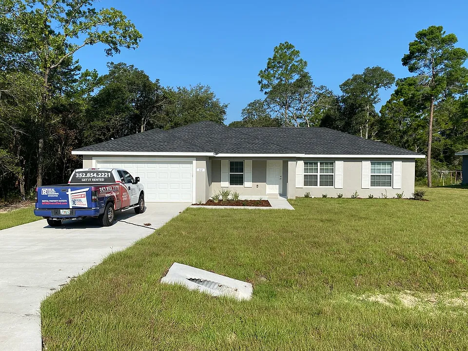 52 Oak Cir
