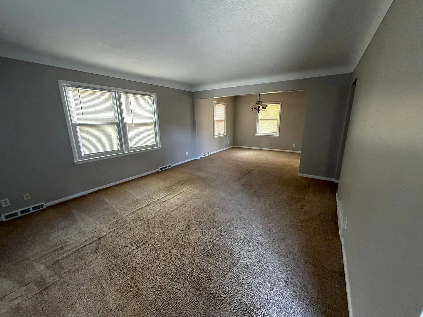 Beautiful 3-Bedroom home for rent in Windsor Heights! — Photo 2