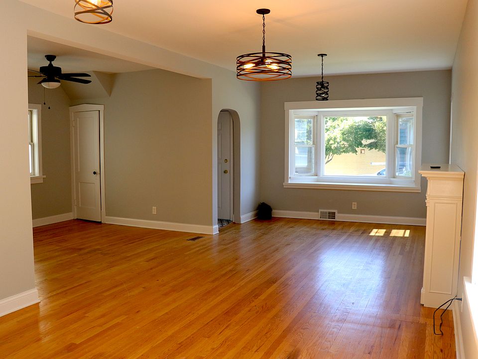 Living Room with side room