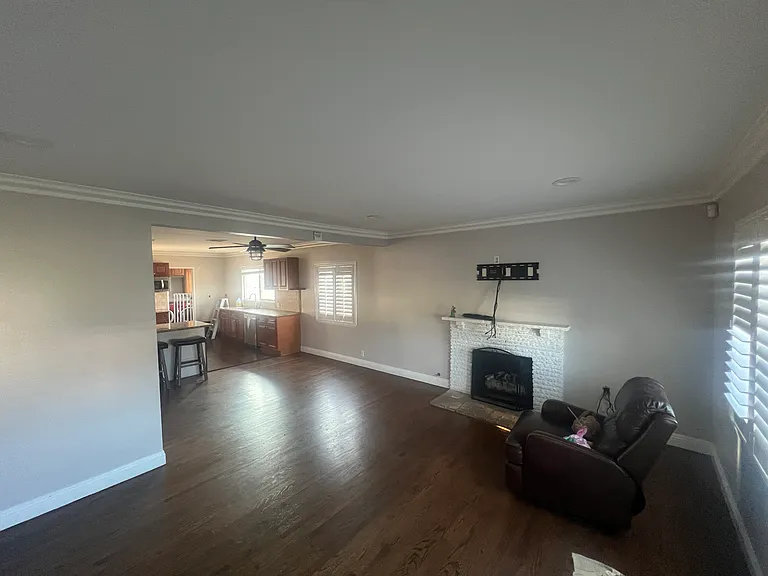 711 S Armel Dr — Photo 4