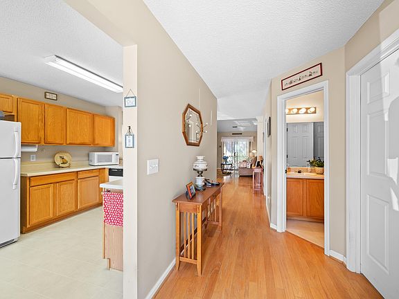 4th image of 124 Haynesworth Pl