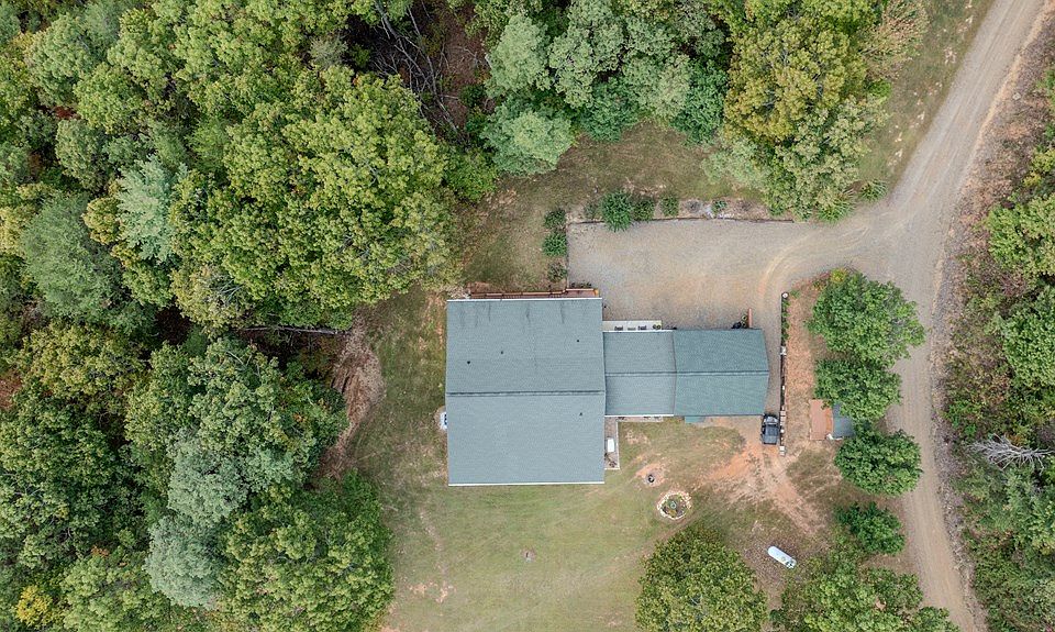13th image of 124 Graystone Dr