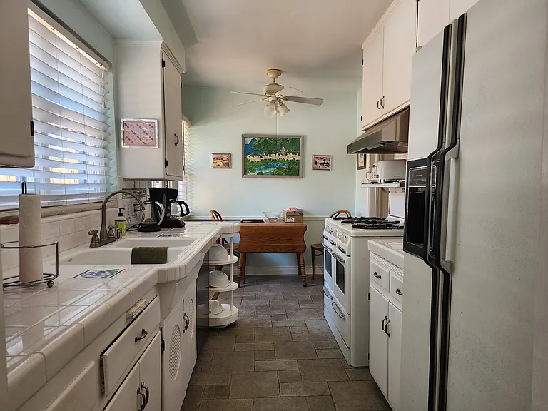10758 Farragut Dr — Photo 13