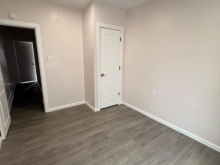 409 W Market St #2 — Photo 5