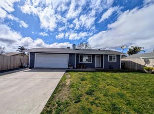837 S Elm St, Pixley, CA 93256
