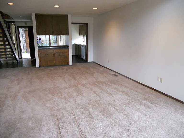 Spacious 2 bedroom 1 bath 1192 sq ft. — Photo 9