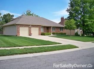 10425 Barton St, Overland Park, KS 66214