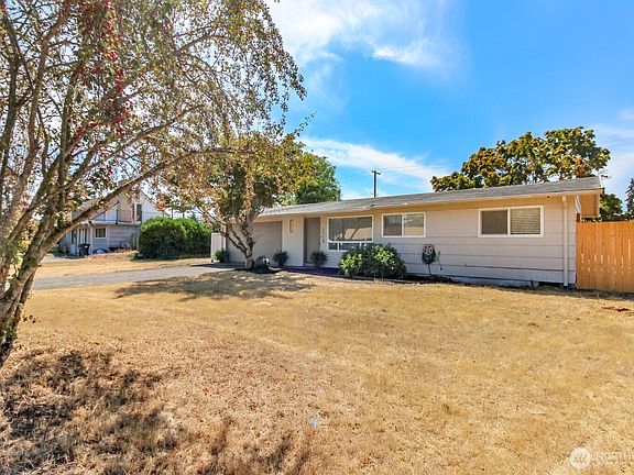 3rd image of 1218 140th Street E